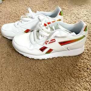 Womens white and gold Redbok classics size 8 1/2